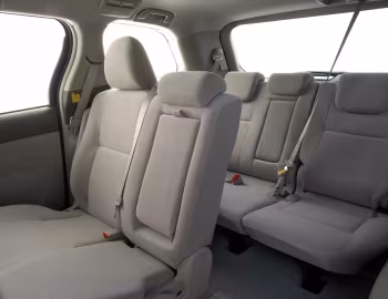 Interior Toyota Tarago '2006–09