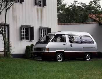 Toyota TownAce Wagon (R20/R30) '11.1982–08.1985