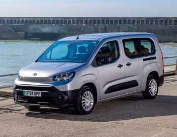 Toyota ProAce City Verso Electric L2 [UK-spec] '2024–pr.