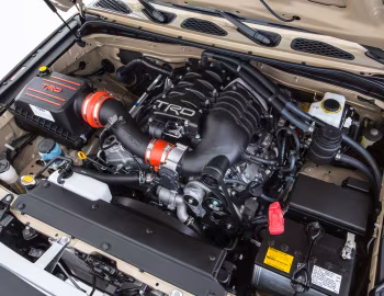Під капотом TRD Toyota FJ-S Cruiser '10.2012