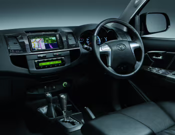 Інтер'єр TRD Toyota Fortuner Sportivo '2011–15