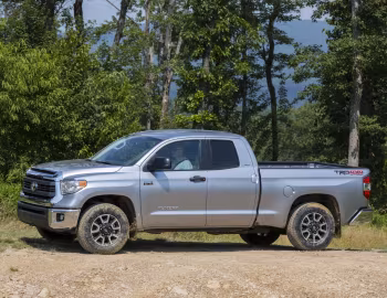 2014–17 Toyota Tundra SR5 Double Cab TRD Off-Road '2013–17