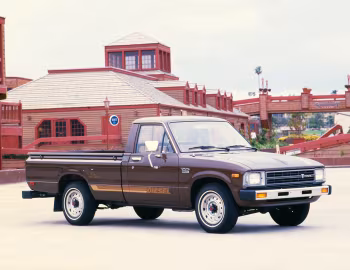 1983 Toyota SR5 Sport Truck 2WD (RN34) '1982–83