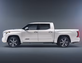 2022–pr. Toyota Tundra Capstone CrewMax '2022–pr.