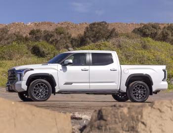 Toyota Tundra Platinum CrewMax [Australia] '2025–pr.