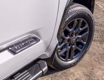 Toyota Tundra Platinum CrewMax [Australia] '2025–pr.