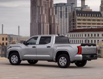2022–pr. Toyota Tundra SR CrewMax '2021–pr.
