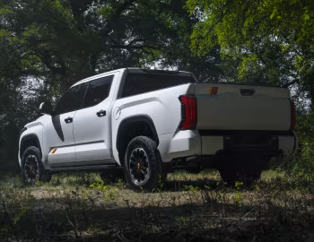 2025–pr. Toyota Tundra TRD Rally Package CrewMax '2024–pr.