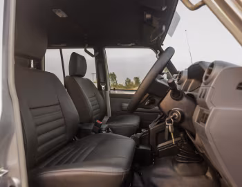 Interior Ulterio Motiv Toyota Land Cruiser 6×6 Double Cab (J79) '2024–pr.