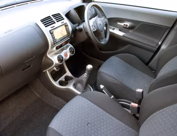 Interior Toyota Urban Cruiser [UK-spec] '2009–12