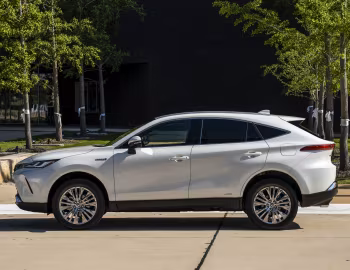 2021–24 Toyota Venza Hybrid XLE [North America] '2020–24