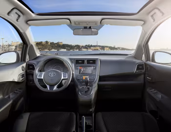 Panel frontal Toyota Verso-S '11.2010–05.2014