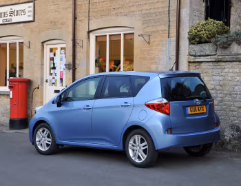 Toyota Verso-S [UK-spec] '2011–13