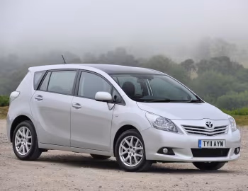 Toyota Verso [UK-spec] '2009–13