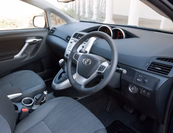 Panel frontal Toyota Verso [UK-spec] '2009–13