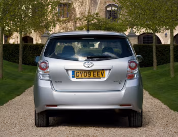 Toyota Verso [UK-spec] '2009–13