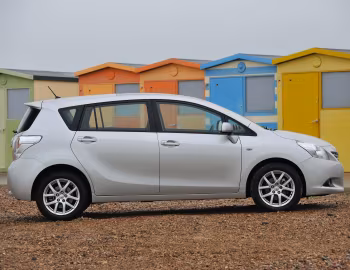 Toyota Verso [UK-spec] '2009–13