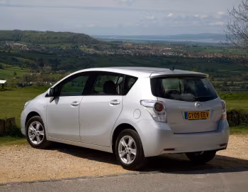 Toyota Verso [UK-spec] '2009–13