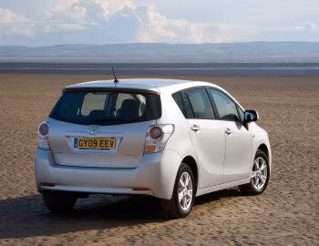 Toyota Verso [UK-spec] '2009–13