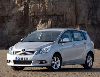 Toyota Verso [UK-spec] '2009–13