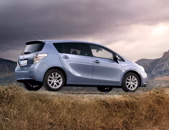 Toyota Verso [Worldwide] '2009–12