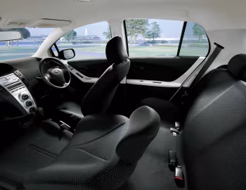 Interior Toyota Vitz 1.0F '12.2005–07.2007
