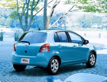 Toyota Vitz 1.3U '02.2005–07.2007