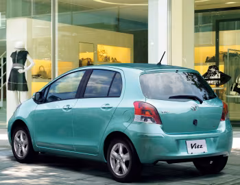 Toyota Vitz 1.3U 4WD '08.2007–08.2008