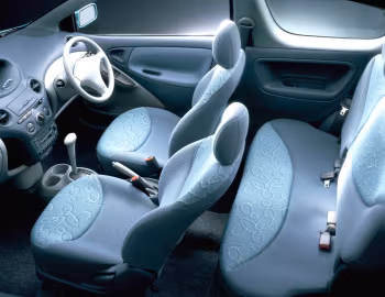 Interior Toyota Vitz 3-door '01.1999–12.2001
