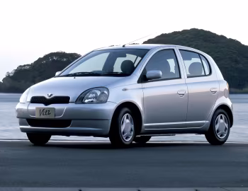 Toyota Vitz 5-door '01.1999–12.2001