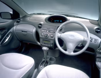 Panel frontal Toyota Vitz Clavia '10.1999–08.2002