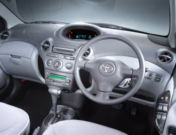 Panel frontal Toyota Vitz Clavia '10.1999–08.2002