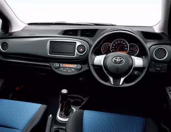 Panel frontal Toyota Vitz RS (NCP131) '12.2010–14