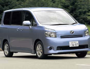 Toyota Voxy '06.2007–04.2010