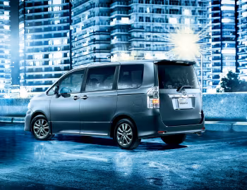 Toyota Voxy ZS "Kirameki Z" '05.2013–01.2014