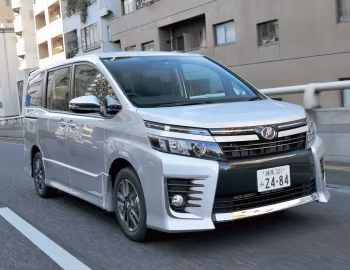 Toyota Voxy ZS '01.2014–06.2017