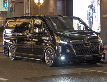 WALD Toyota GranAce Premium Executive Line '2020–pr.