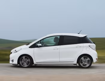 Toyota Yaris Trend 5-door [UK-spec] (XP130) '2012–14