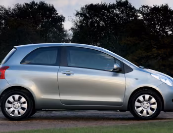 Toyota Yaris T₃ 3-door [UK-spec] (XP90) '01.2006–11.2008