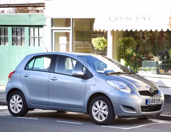 Toyota Yaris 5-door [UK-spec] '2009–11