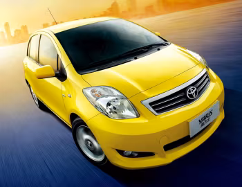 Toyota Yaris 5-door [China] '2009–13