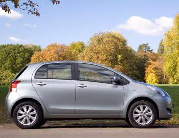 Toyota Yaris 5-door [UK-spec] '2009–11