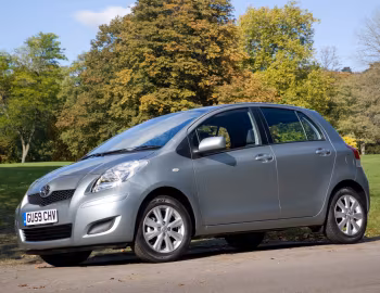 Toyota Yaris 5-door [UK-spec] '2009–11
