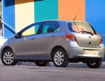 Toyota Yaris 5-door [UK-spec] '2009–11