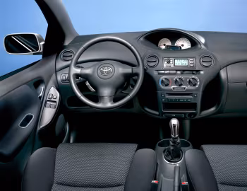 Panel frontal Toyota Yaris 5-door '2003–05