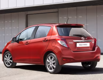 Toyota Yaris 5-door [Worldwide] (XP130) '2011–14