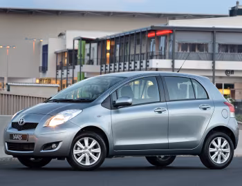 Toyota Yaris 5-door [South Africa] '2009–11