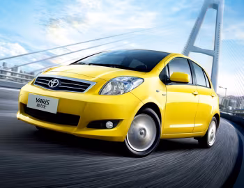 Toyota Yaris 5-door [China] '2009–13