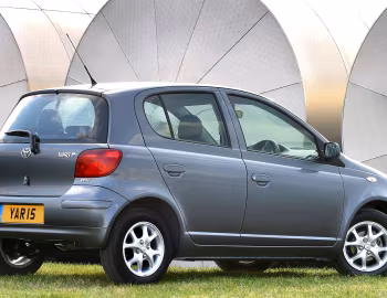 Toyota Yaris "Blue" [UK-spec] (XP10) '04–12.2004