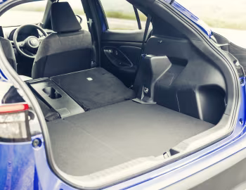 Ambos Toyota Yaris Cross HEV [UK-spec] '2024–pr.